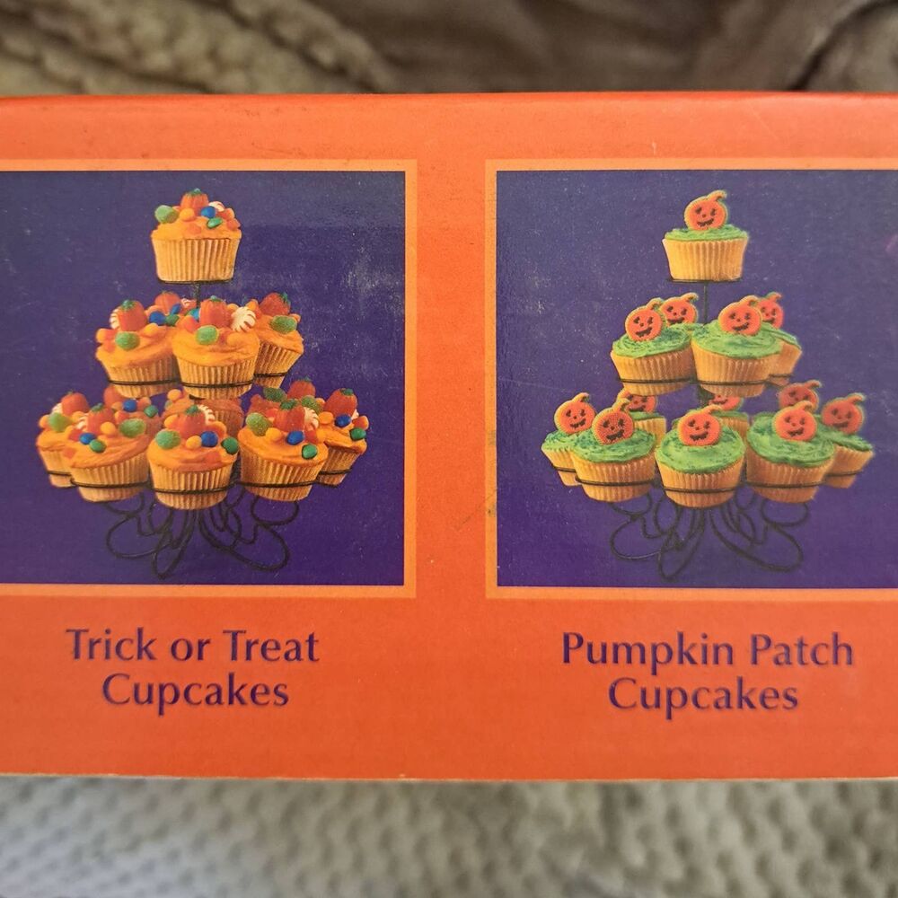 Halloween SALE! TREAT STAND holds cupcakes, Carmel apples treat bags - Picture 3 of 5